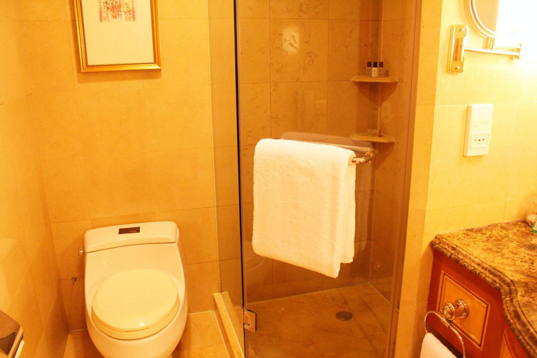 Bathroom 5, Air China Boyue Beijing Hotel, Beijing