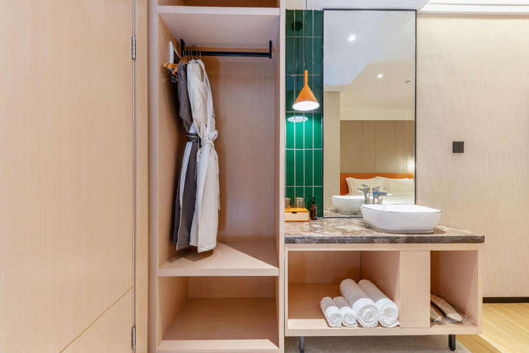Bathroom 3, Real Joy Light, Shenzhen