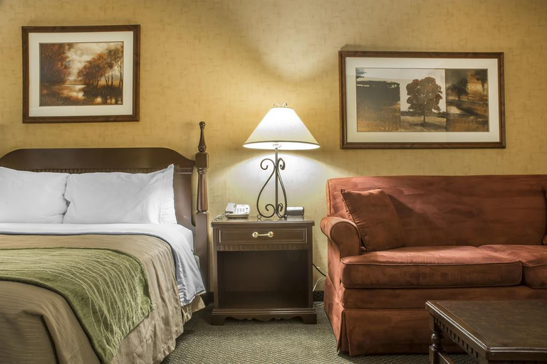 Bedroom 3, Comfort Inn, Lambton