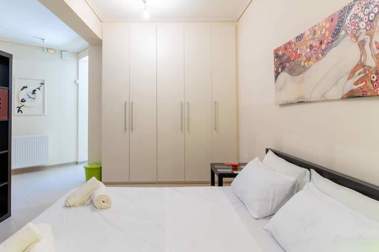 Room 5, La Casa Rosa Seaside Getaway, Central Greece