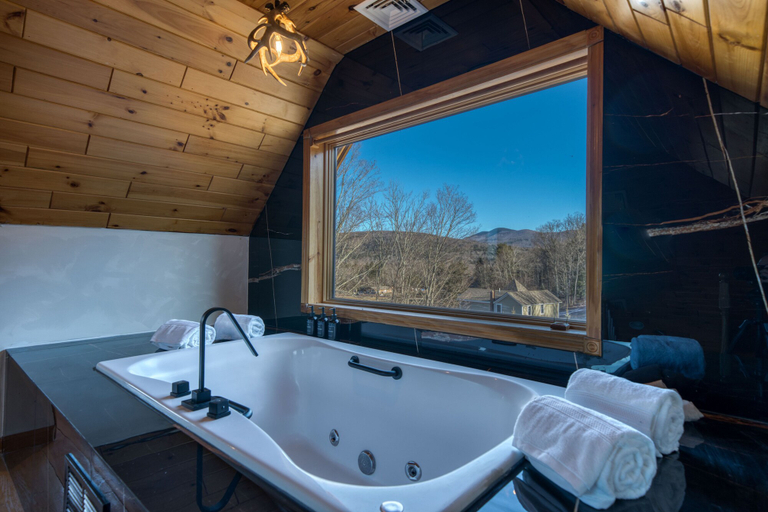 Bathroom 4, The Haüs Windham, Greene