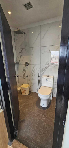 Bathroom 4, Park Niveda, Krishna