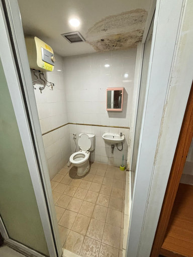 Bathroom 5, VIVO APARTMENT by Ogan Room, Sleman