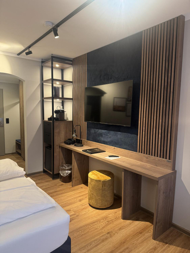 Bedroom 2, Hotel Restaurant Ennen, Aurich