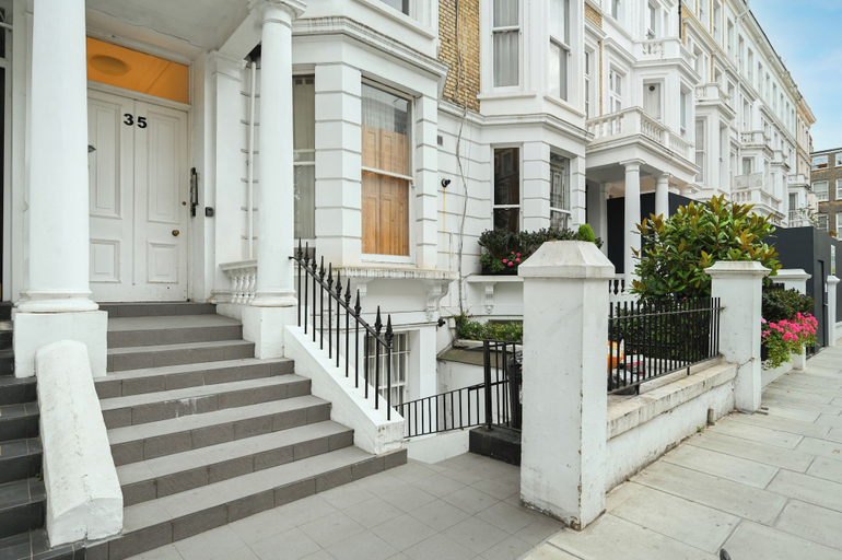 Exterior & Views 2, Imperial Earls Court Apartments, London