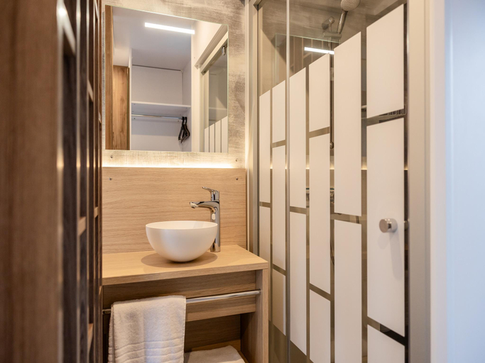 Bathroom 3, Chalet in Friesland near Alde Feanen Park, Smallingerland
