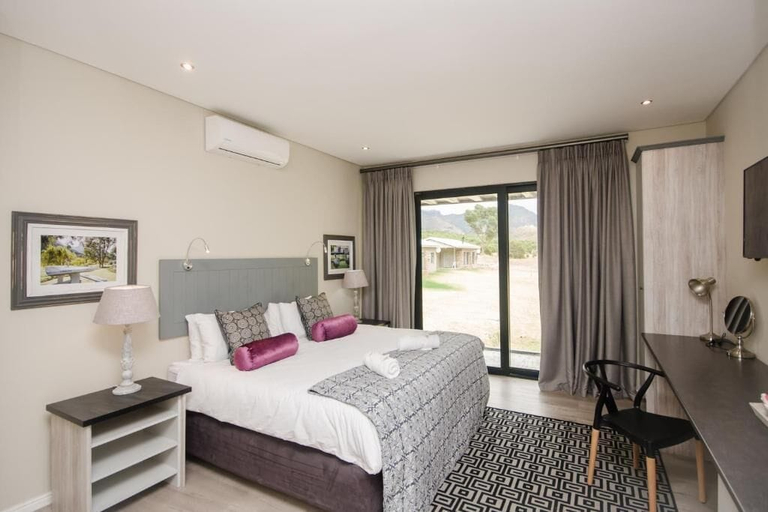 Bedroom 3, Du Kloof Lodge, Cape Winelands