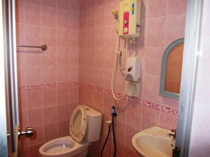 Bathroom 4, Lotus Hotel Johor Bahru, Johor Bahru