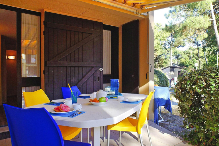 Balcony, Holiday Home for Family, Gironde