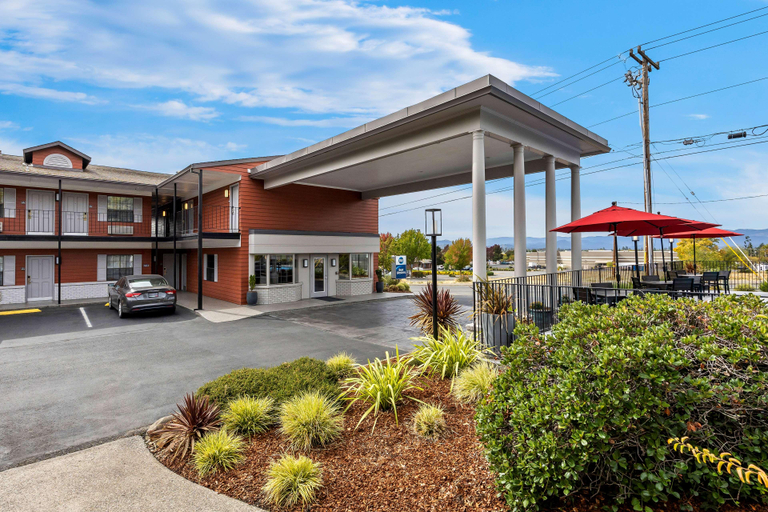 Exterior & Views 1, Best Western Grants Pass Inn, Josephine