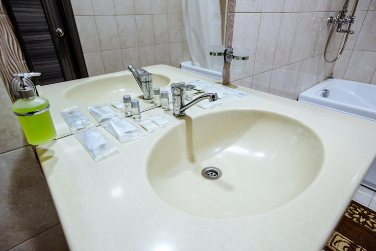 Bathroom 3, Hotel Astrafood, Narimanovskiy rayon