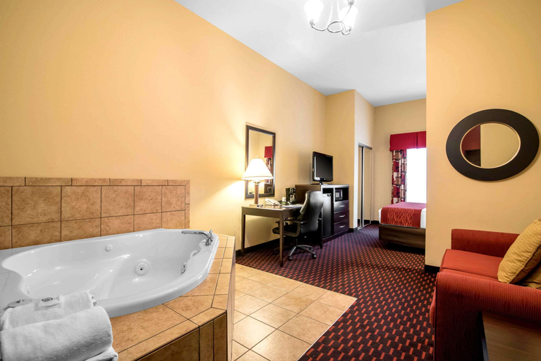 Bathroom 5, Comfort Inn & Suites Tunkhannock Area, Wyoming