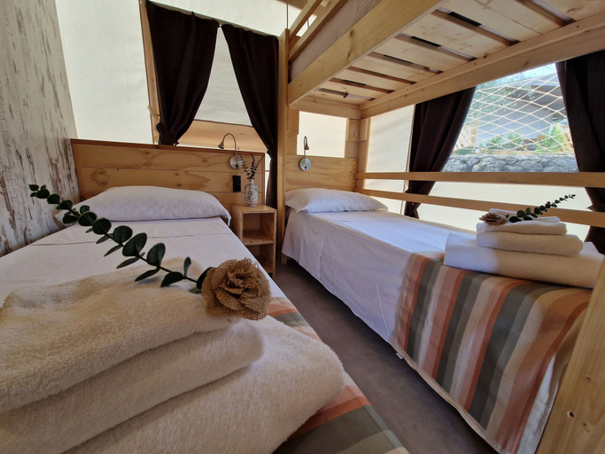 Bedroom 3, Koru, Catania