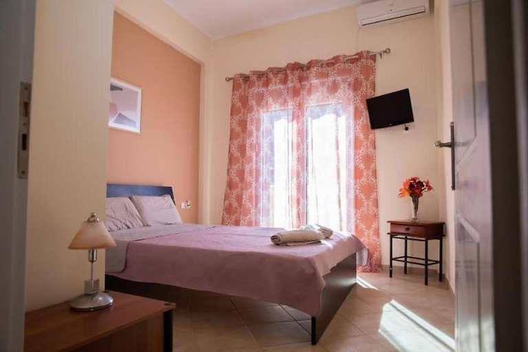 Bedroom 2, Katakolo Apartments near Olympia, West Greece