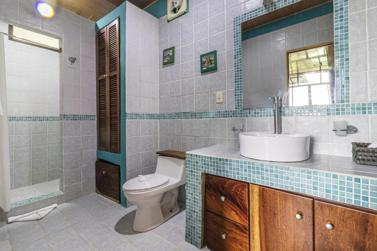 Bathroom 3, Boutique Hotel Las Cascadas, Aguirre