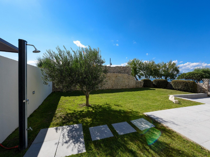 Others 2, Villa in Nin with Stunning Sea Views, Nin