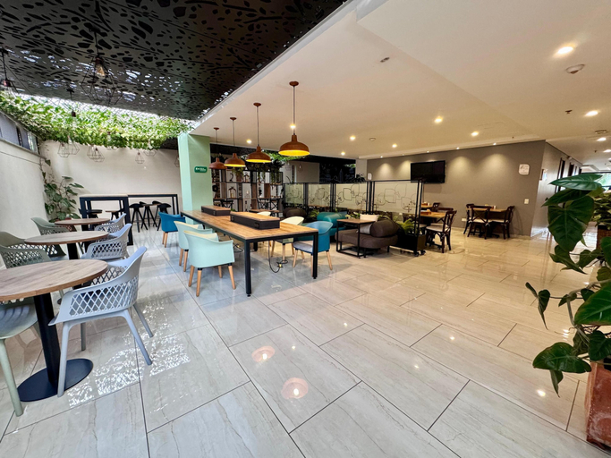 Food & Drinks 5, EcoHub Hotel Medellin, Medellín