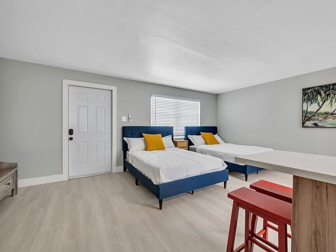 Others 4, The Shell on Walnut Studio With Bath Hollywood Beach Free Parking, Broward