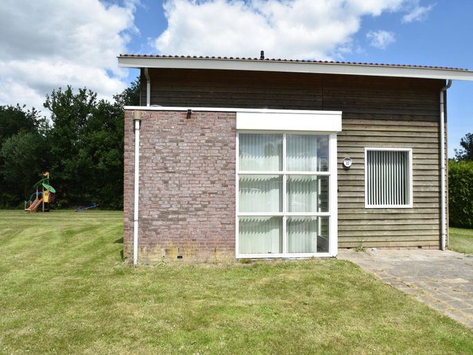 Exterior & Views 1, Holiday Home in Flevoland with Pool, Zeewolde