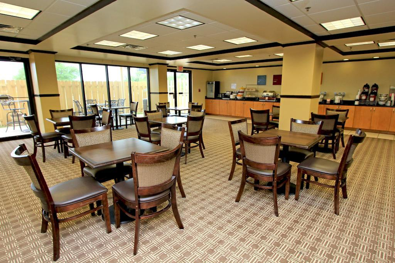 Food & Drinks 5, Comfort Suites Austin Airport, Travis