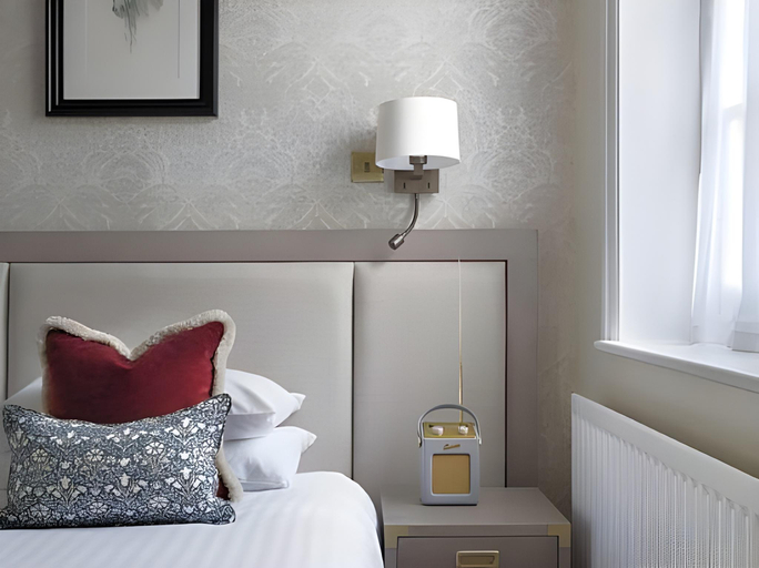 Bedroom 3, Eastwell Manor, Champneys Hotel & Spa, Kent