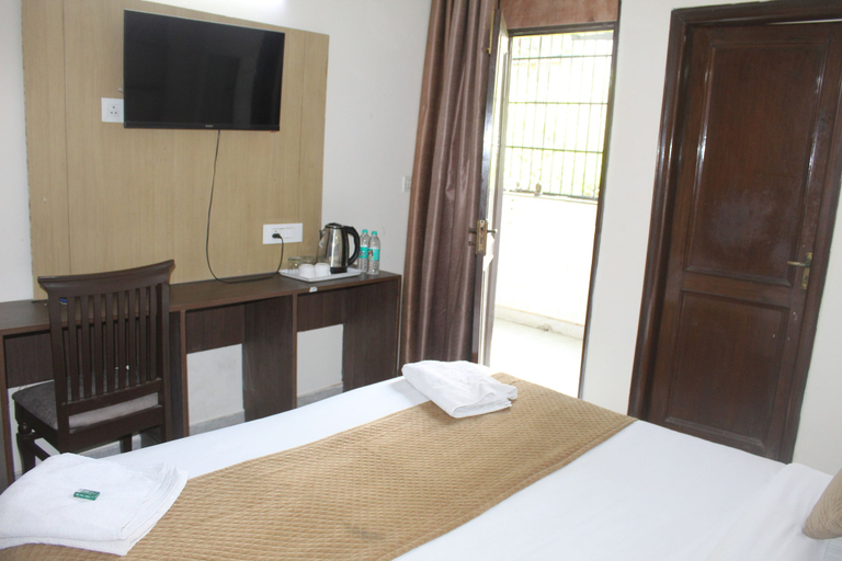 Bedroom 5, Ambient Express Cr Park, Delhi
