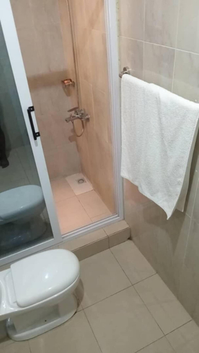 Bathroom 4, Fresh Air Lodge, Tema