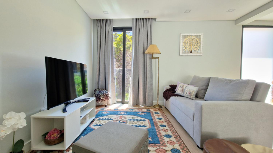 Others 5, Casa D'Alem I & II by LovelyStay, Machico
