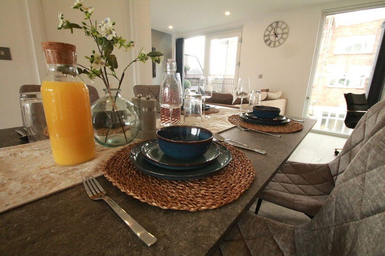 Others 4, FT6 Aldgate Apartments, London