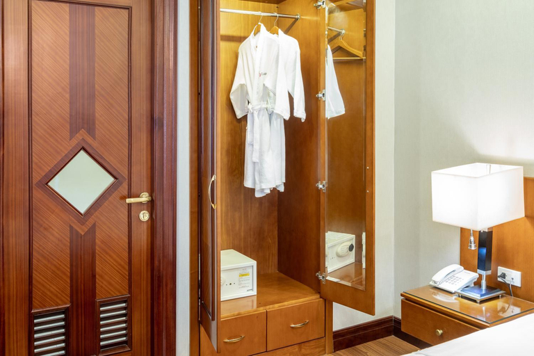 Bathroom 4, Hanoi La Rosa Hotel, Đống Đa