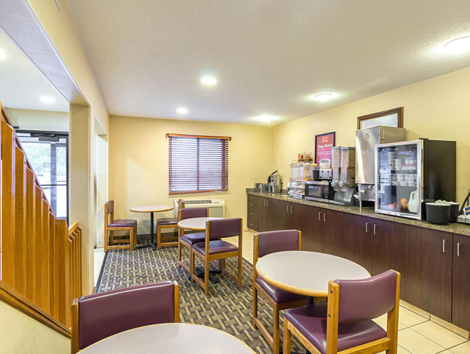 Food & Drinks 5, Americas Best Value Inn Fargo, Cass