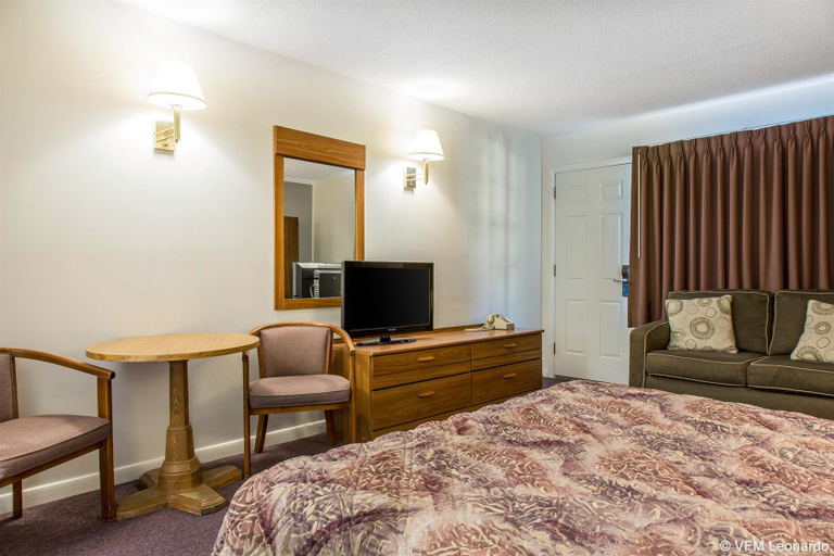 Bedroom 2, Rodeway Inn Waterford - New London, New London