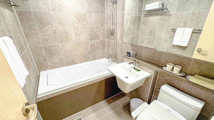 Bathroom 3, Sokcho Blue Terra Pension, Sokcho