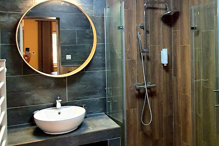 Bathroom 4, The Luxo Wine Museum & Hotel, Püspökladány