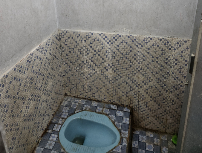 Bathroom 5, Penginapan Batu Pinagut, Bolaang Mongondow Utara