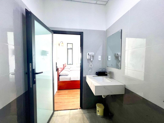 Bathroom 3, Khach san trieu nguyen, Buon Ma Thuot