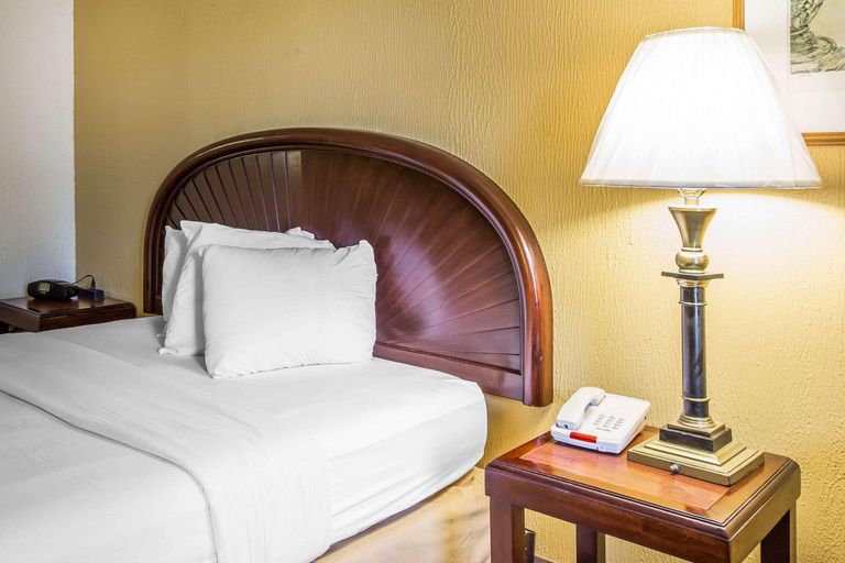 Bedroom 3, Rodeway Inn & Suites Carrollton, Carroll