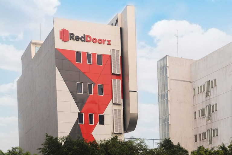 Exterior & Views, RedDoorz Plus @ Thamrin, Central Jakarta