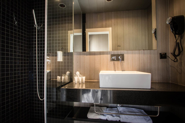 Bathroom 4, Cosy Rooms Embajador, Valencia