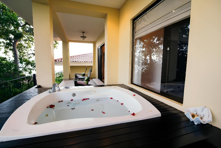 Bathroom 5, Occidental Papagayo - Adults Only-All Inclusive, Carrillo