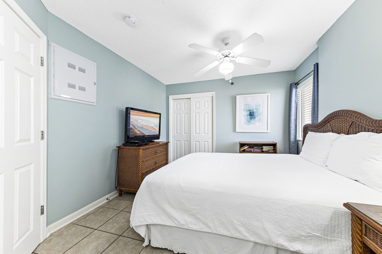 Bedroom 2, Four Winds 301, Baldwin