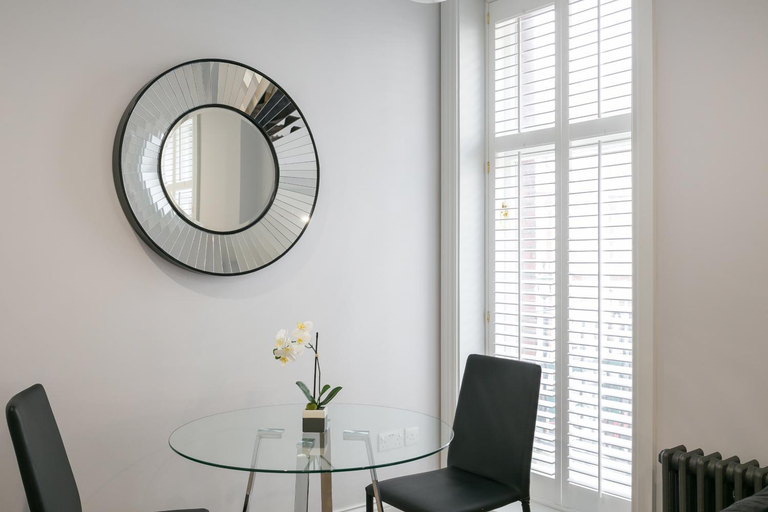 Others 5, Urban Chic - Shaftesbury, London