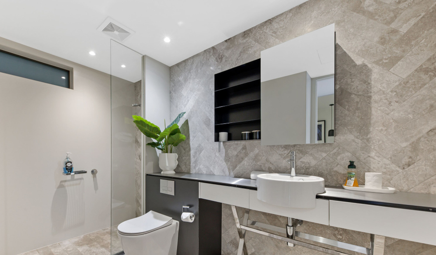 Bathroom, Kozyguru | Surry Hills | Freshly Cozy Apt, Sydney