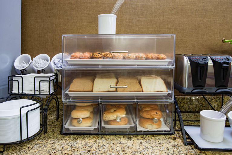 Food & Drinks 5, Comfort Inn Naugatuck-Shelton, Ct, New Haven