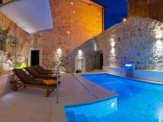 Others 3, Villa in Bol with Pool and Sea View, Bol