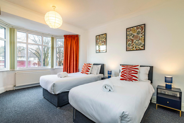 Bedroom 2, University View - Free Parking - Sleeps 8, Nottingham