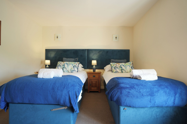 Bedroom 2, Holly Cottage, Devon