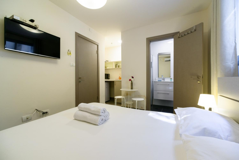 Bedroom 2, Dizengoff Inn