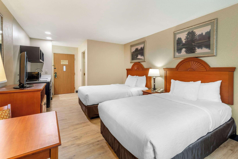 Bedroom 2, Quality Inn at Bangor Mall, Penobscot