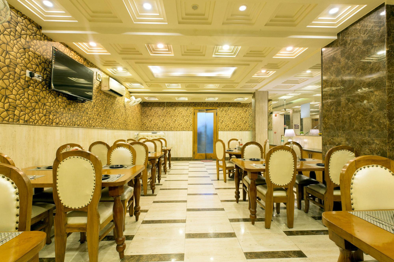 Food & Drinks 5, Hotel Viva Palace By OPO, Delhi
